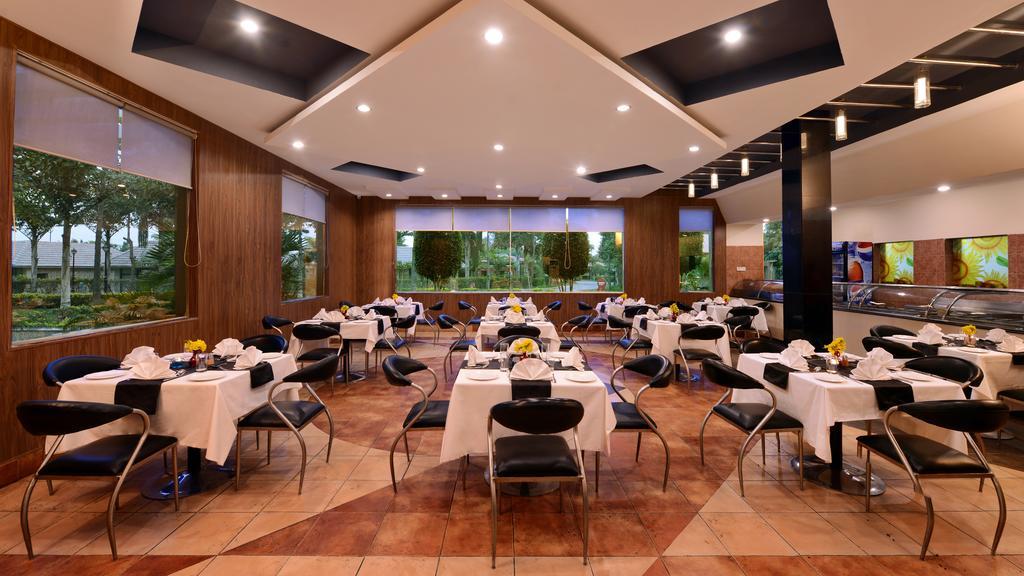 Shri Radha Brij Vasundhara Resort & Spa Govardhan Exteriör bild