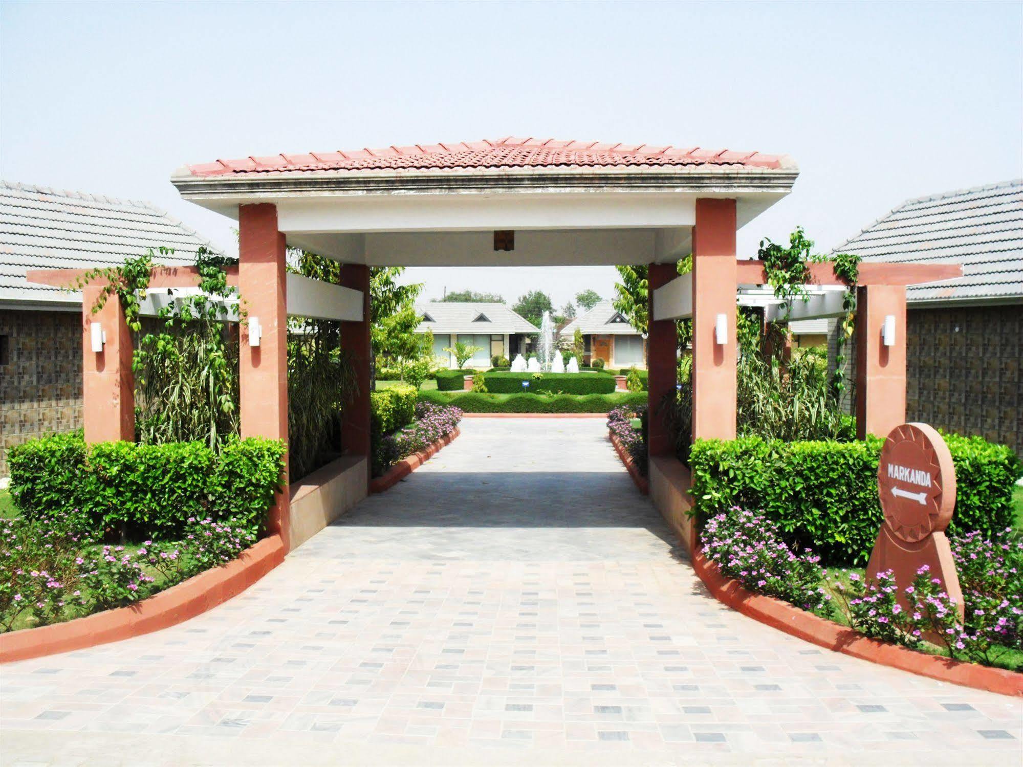 Shri Radha Brij Vasundhara Resort & Spa Govardhan Exteriör bild