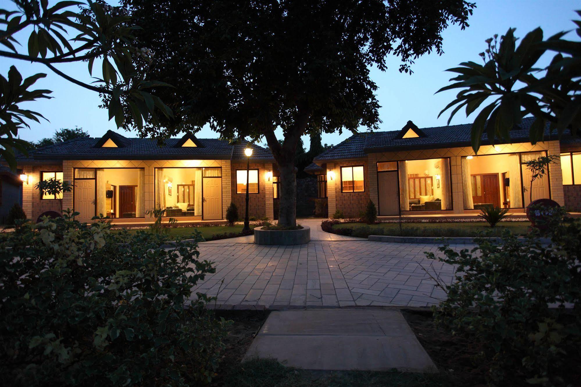 Shri Radha Brij Vasundhara Resort & Spa Govardhan Exteriör bild