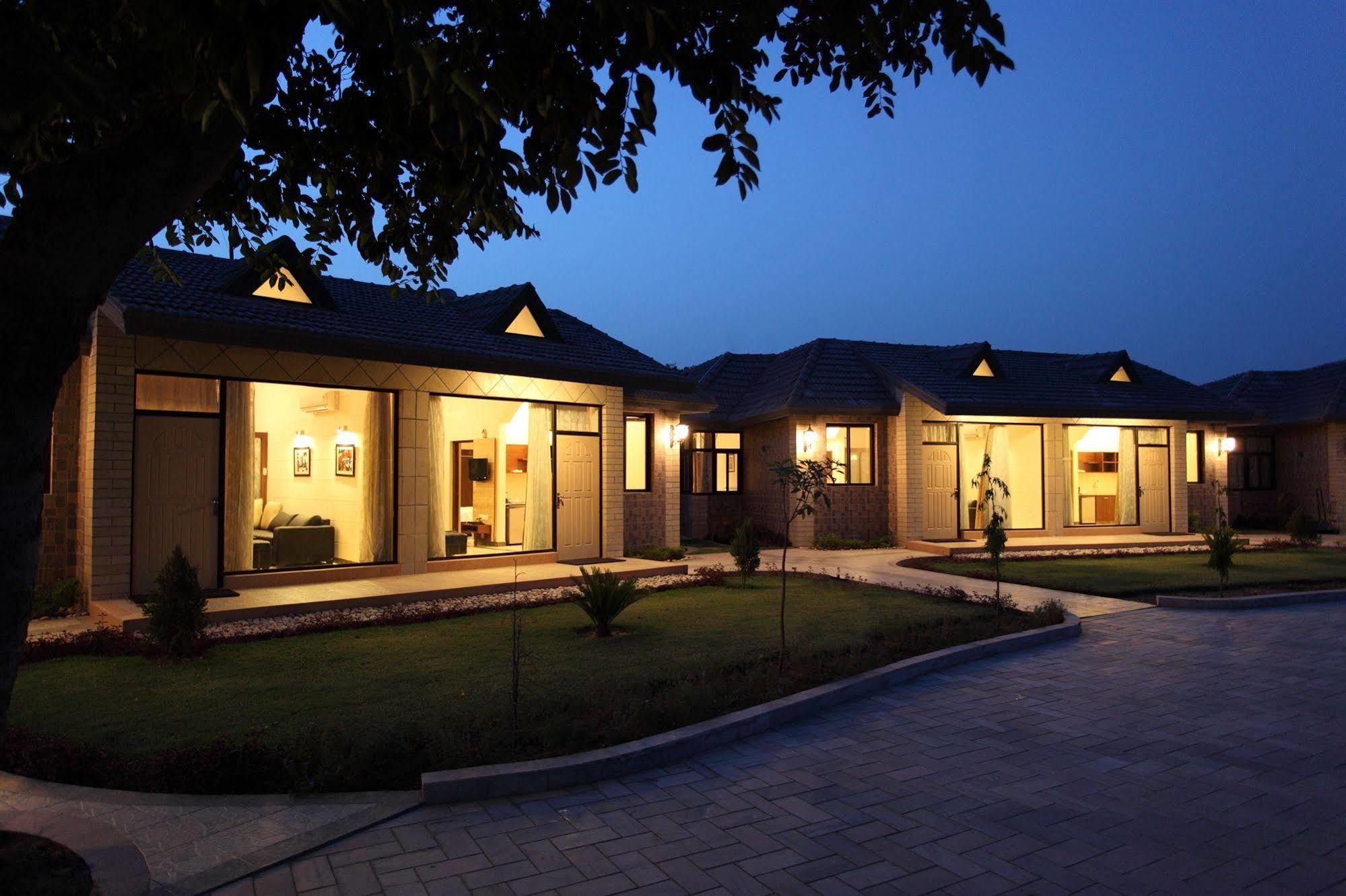 Shri Radha Brij Vasundhara Resort & Spa Govardhan Exteriör bild
