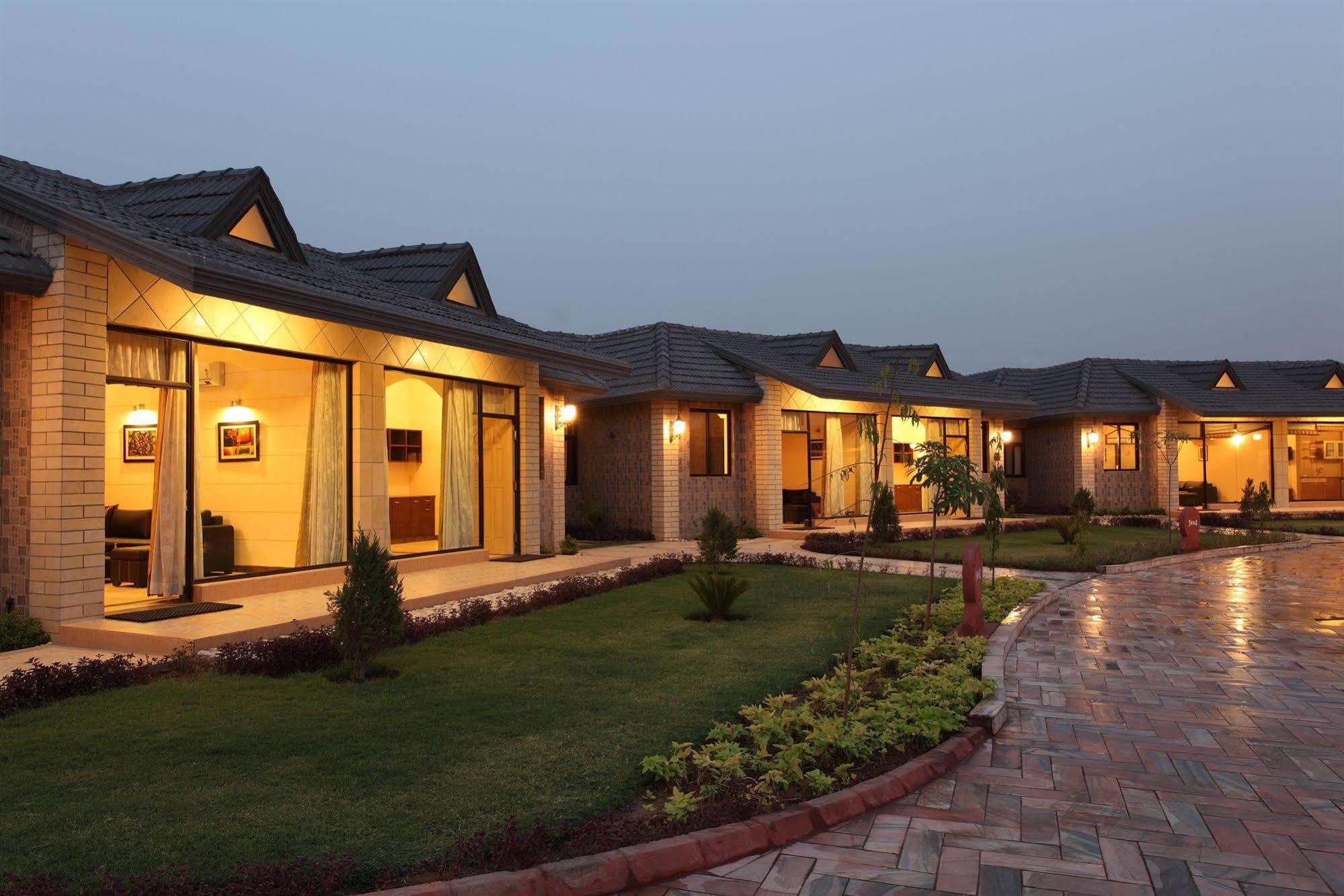 Shri Radha Brij Vasundhara Resort & Spa Govardhan Exteriör bild