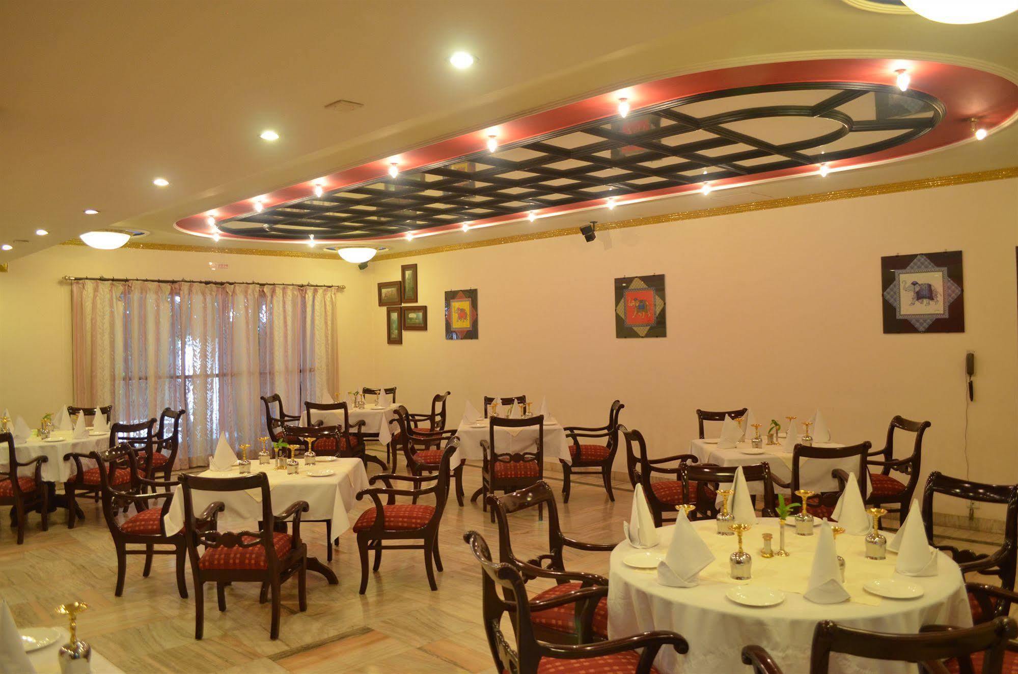 Shri Radha Brij Vasundhara Resort & Spa Govardhan Exteriör bild