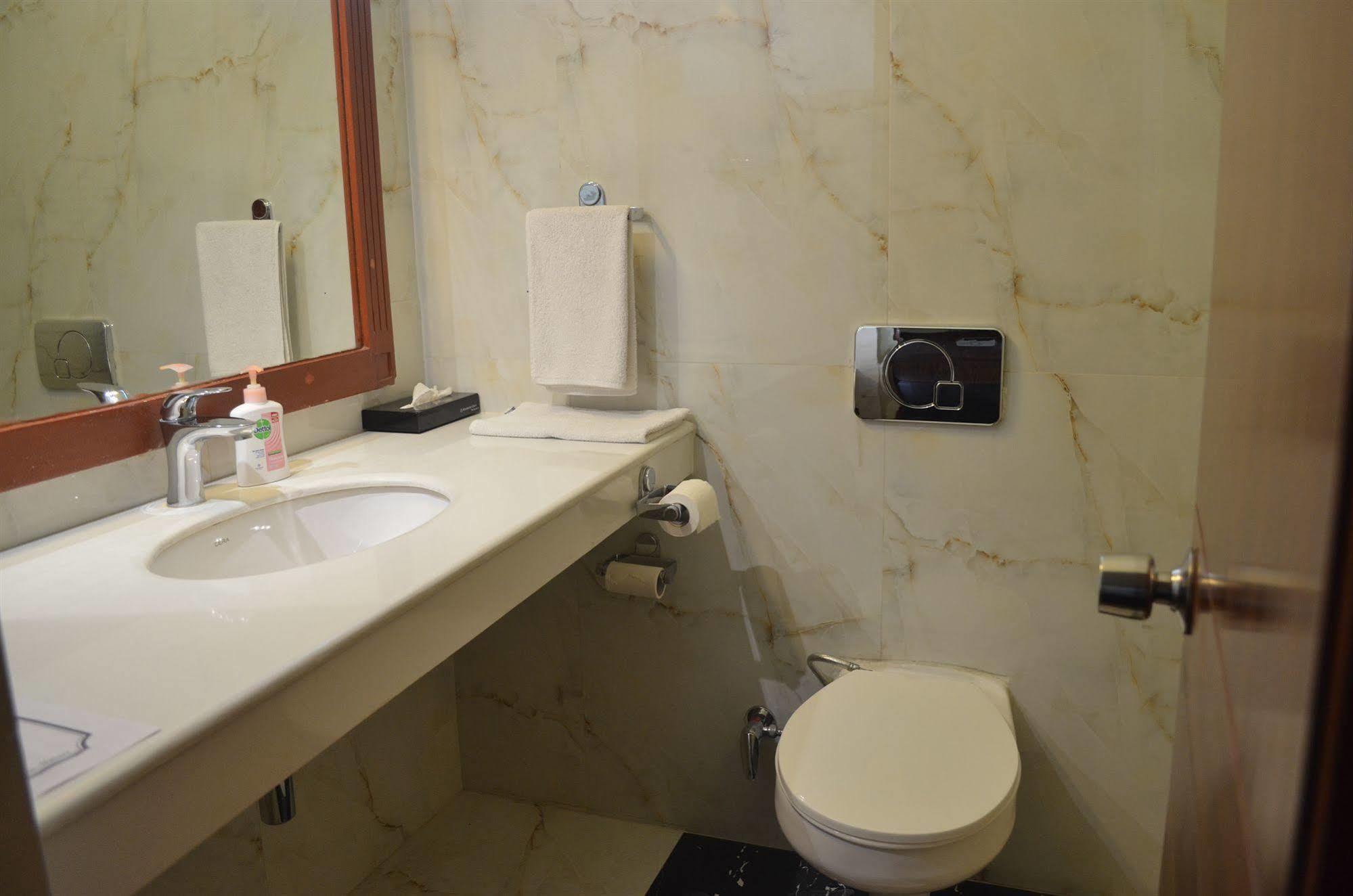 Shri Radha Brij Vasundhara Resort & Spa Govardhan Exteriör bild