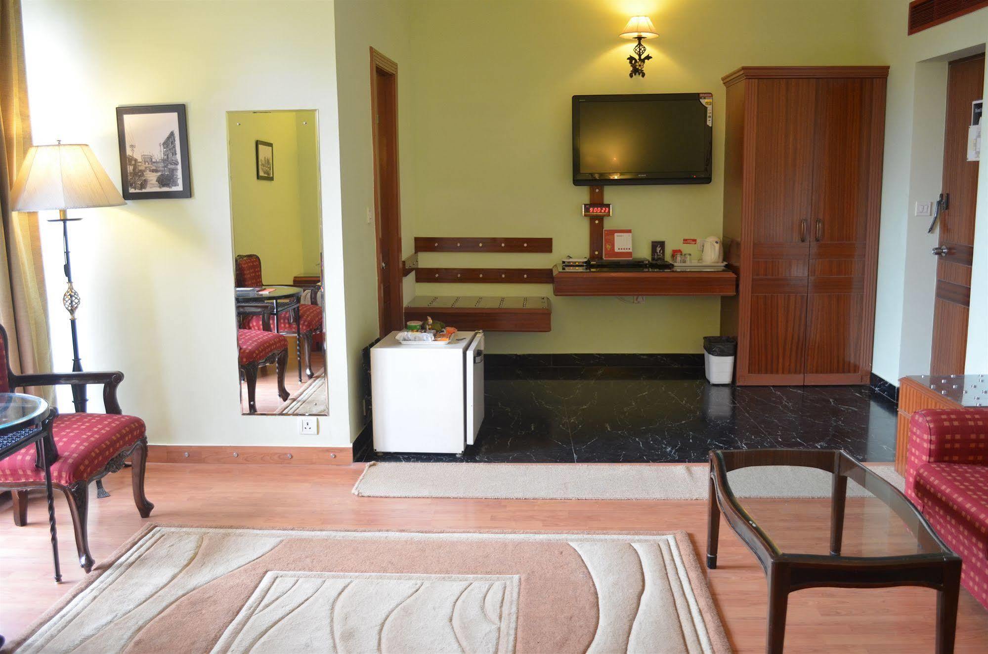 Shri Radha Brij Vasundhara Resort & Spa Govardhan Exteriör bild