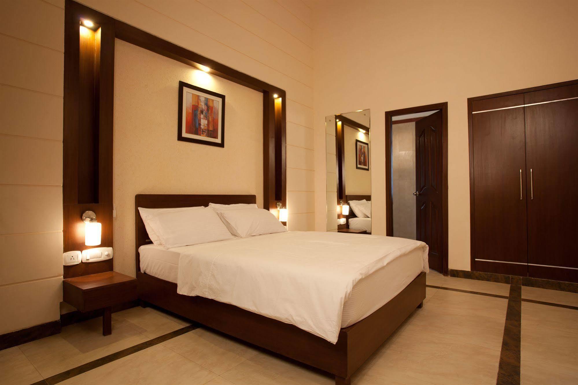Shri Radha Brij Vasundhara Resort & Spa Govardhan Exteriör bild