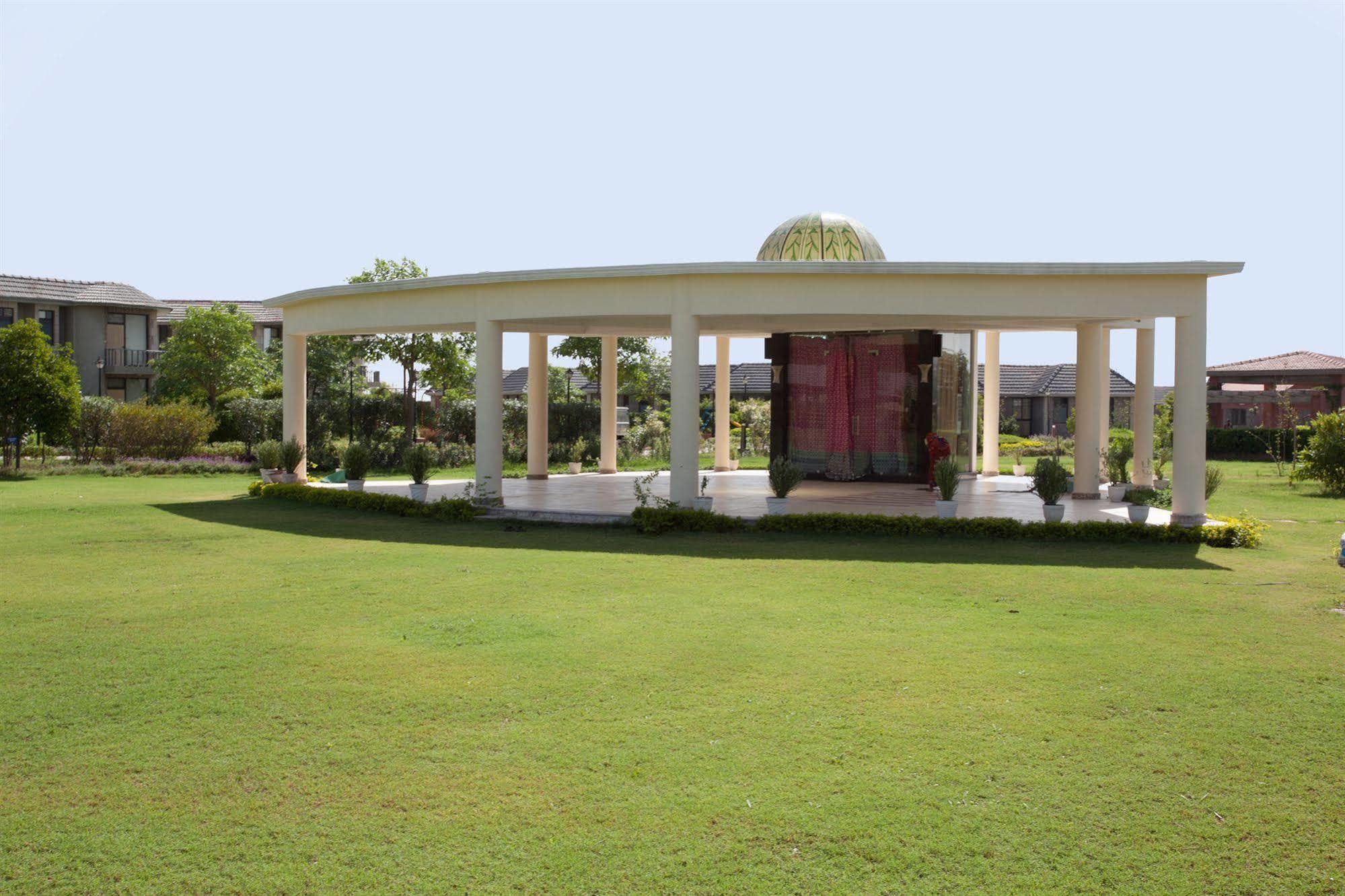 Shri Radha Brij Vasundhara Resort & Spa Govardhan Exteriör bild