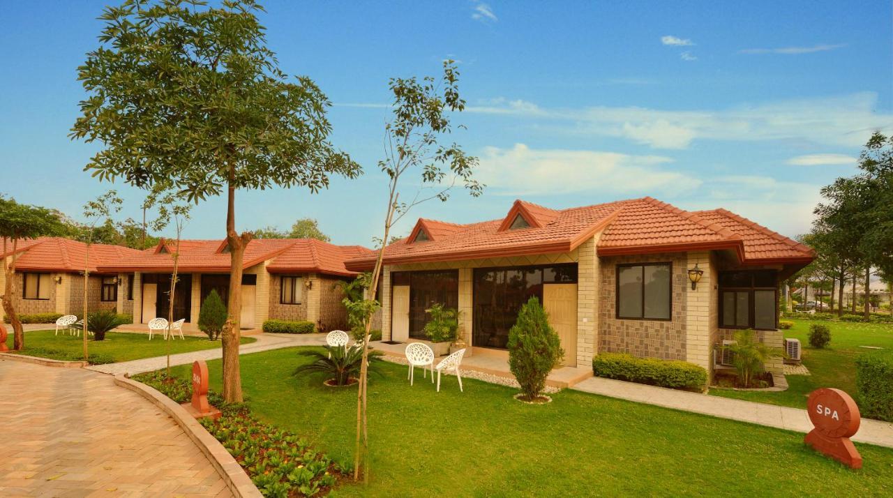 Shri Radha Brij Vasundhara Resort & Spa Govardhan Exteriör bild