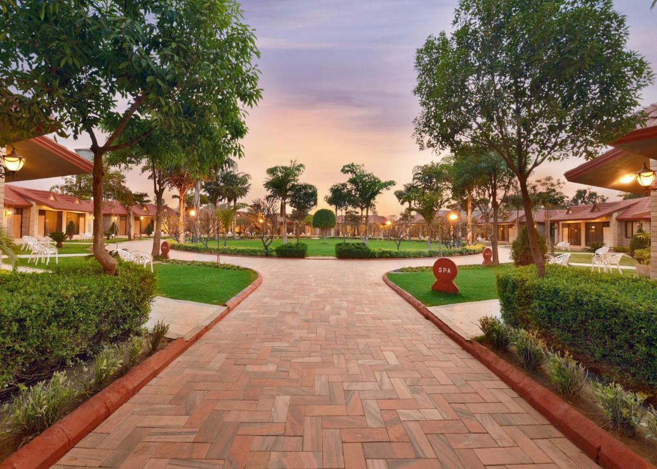 Shri Radha Brij Vasundhara Resort & Spa Govardhan Exteriör bild